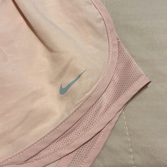Women’s Nike Shorts Light Pink Small - Picture 3 of 6